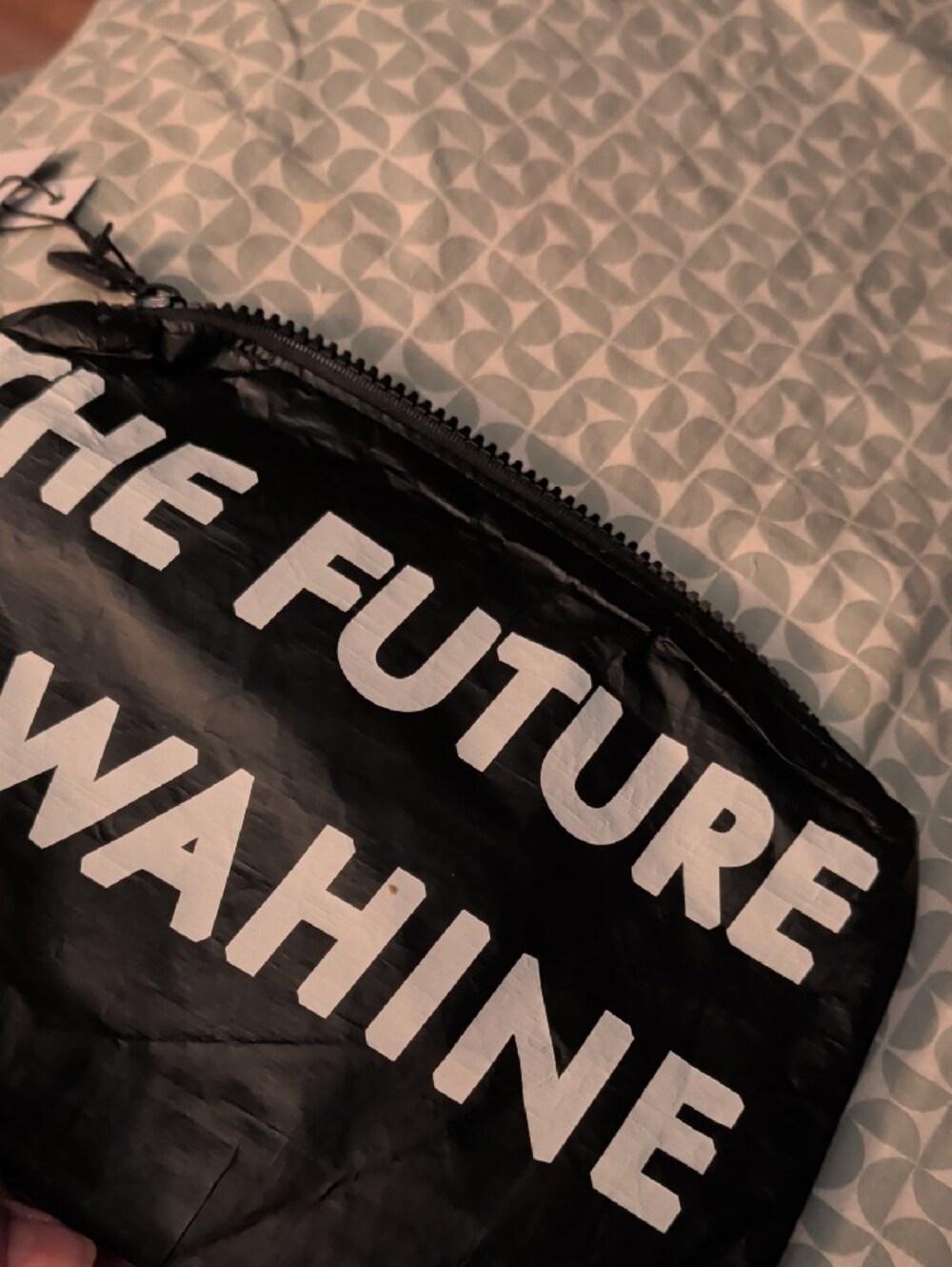 Aloha Collection Black 'The Future Is Wahine' Zip Pouch NWT New Limited Edition - Picture 4 of 4